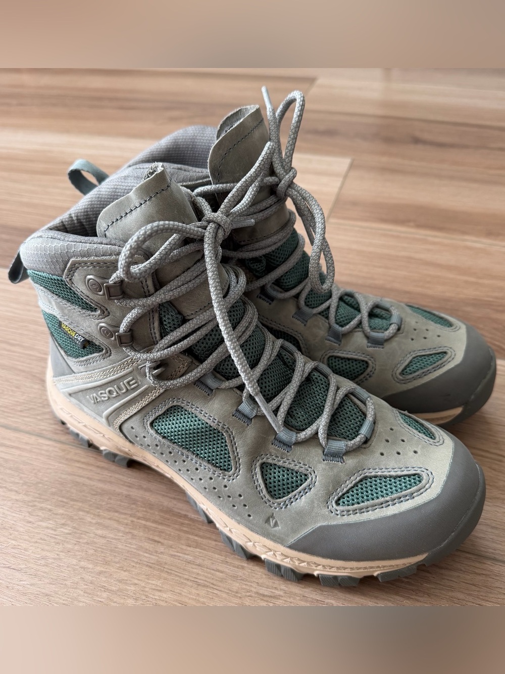 Women’s Vasque Breeze Hiking Boots